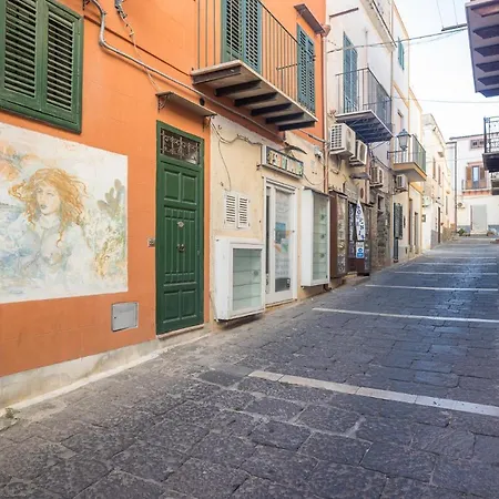 Casa Clelia Piazza 度假居 *